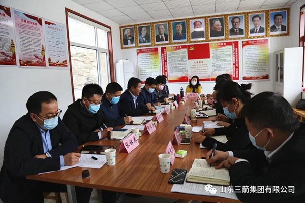 認(rèn)領(lǐng)愛(ài)心果樹 助力精準(zhǔn)扶貧――山東三箭集團(tuán)開(kāi)展第三季精準(zhǔn)扶貧果樹認(rèn)領(lǐng)活動(dòng)